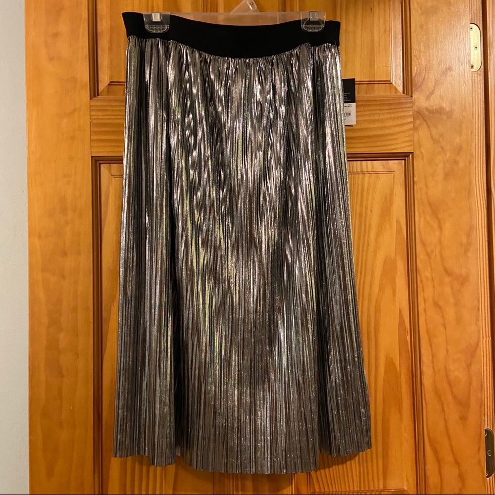NWT Project Runway Silver Accordion Pleat Skirt, M